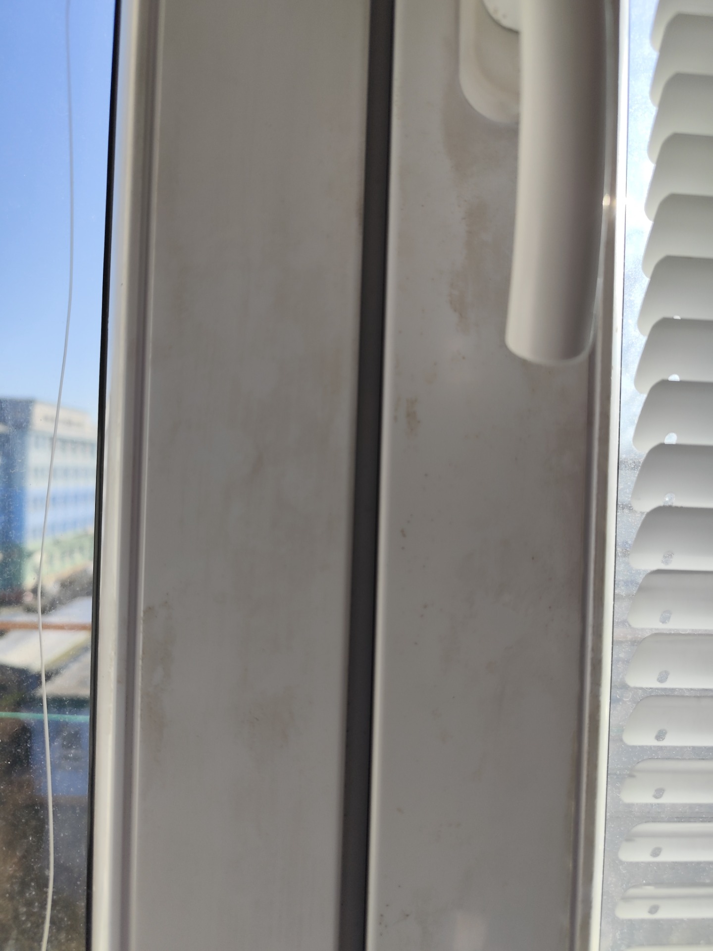 Mytí oken Ostrava - stav před úklidem