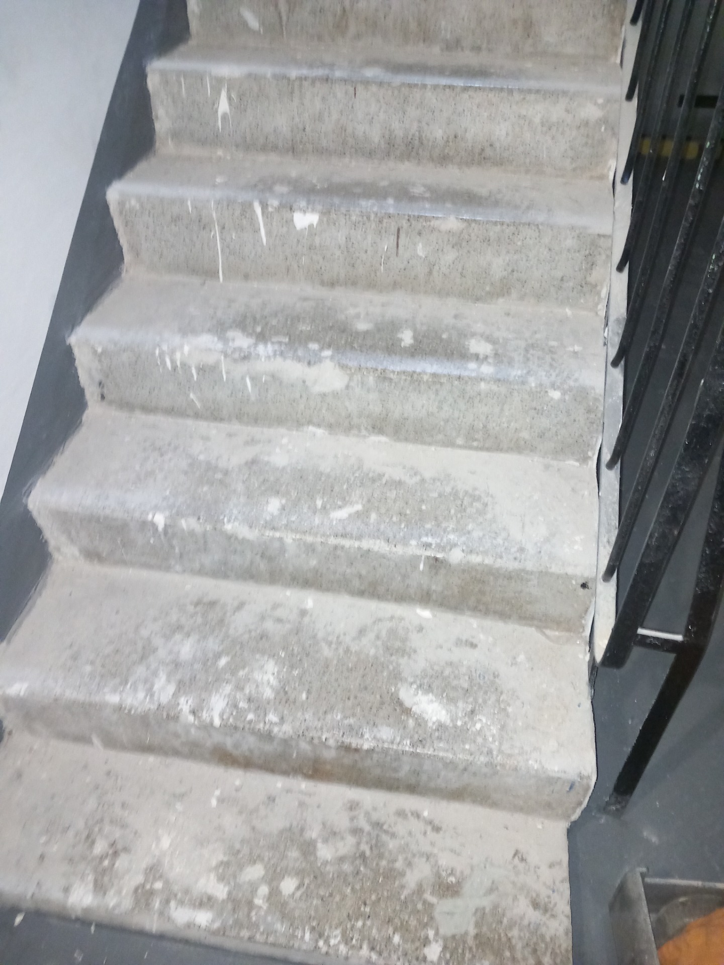 Úklidy po rekonstrukci Ostrava - foto před úklidem